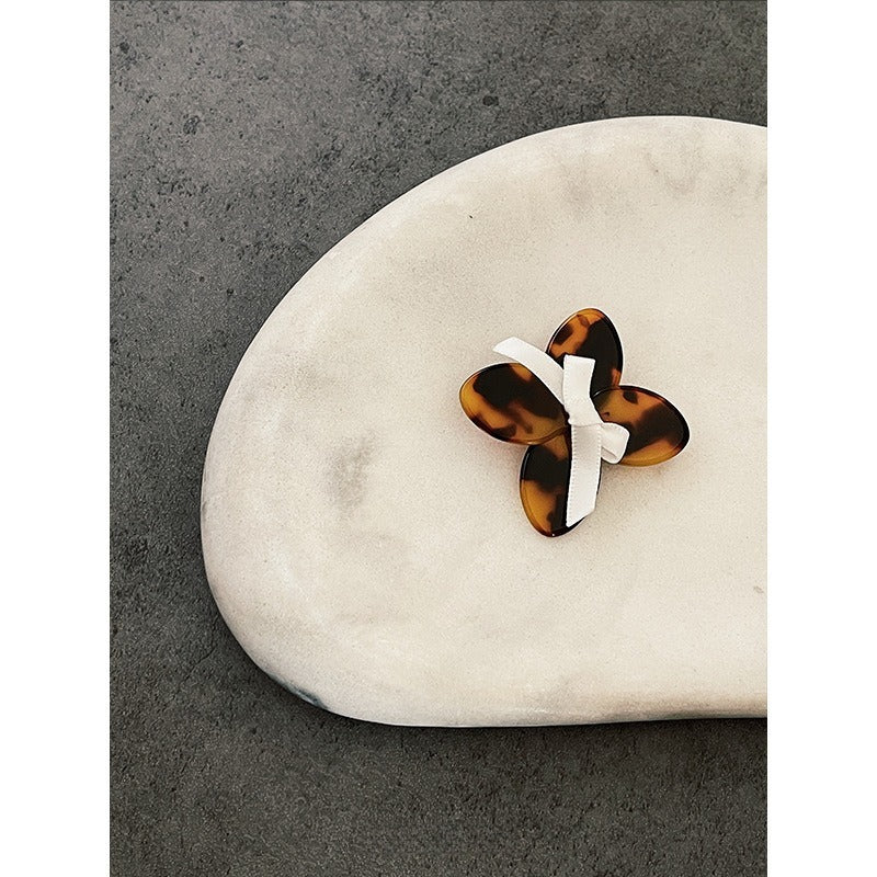 Kusivon Bow Acrylic Hair Clip