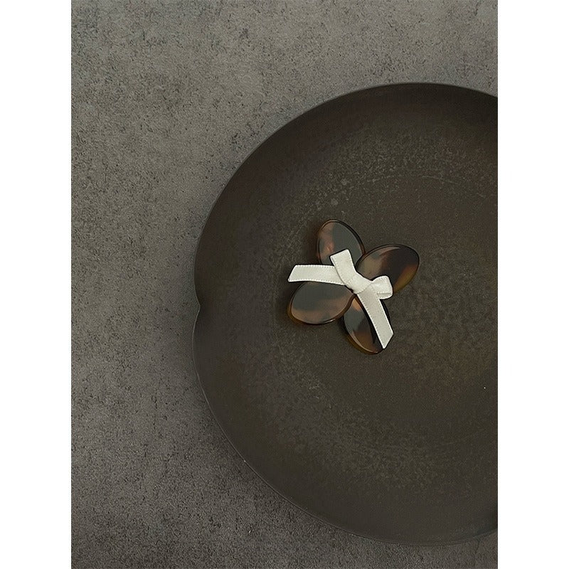 Kusivon Bow Acrylic Hair Clip